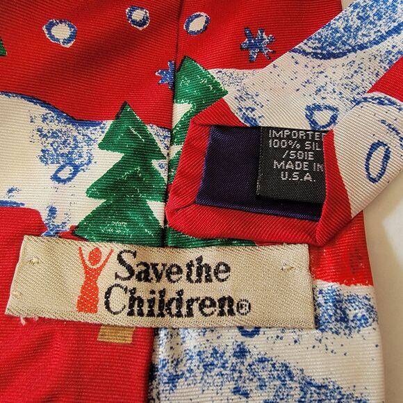 Save The Children Christmas Tie "Here Comes Santa" By Laura - Age 9 100% Silk - Picture 4 of 4